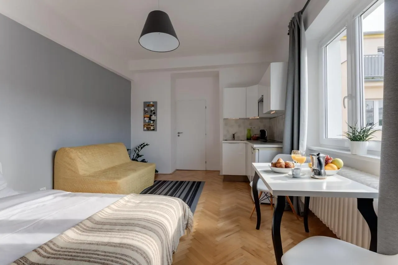 Jt'S Apartments Biskupcova Str. Πράγα