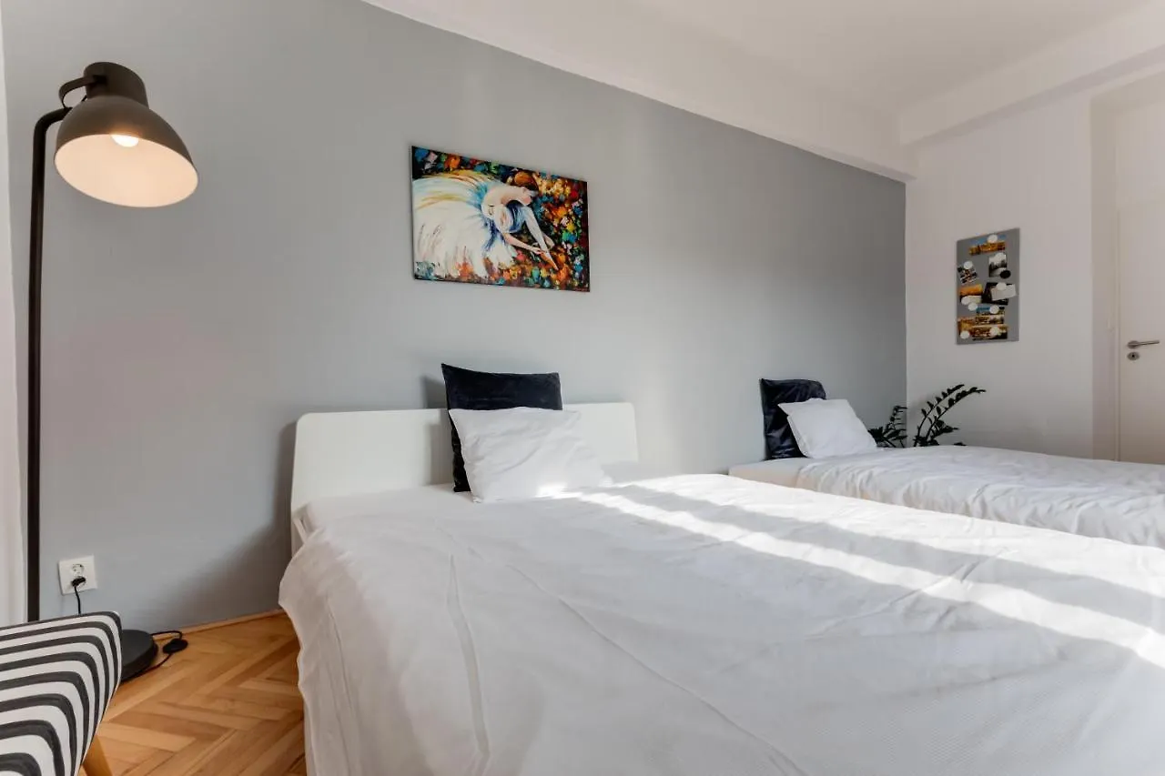 Jt'S Apartments Biskupcova Str. Πράγα