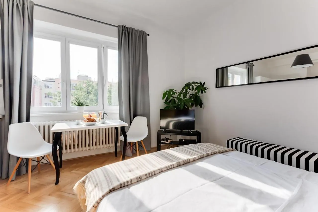 Jt'S Apartments Biskupcova Str. Πράγα